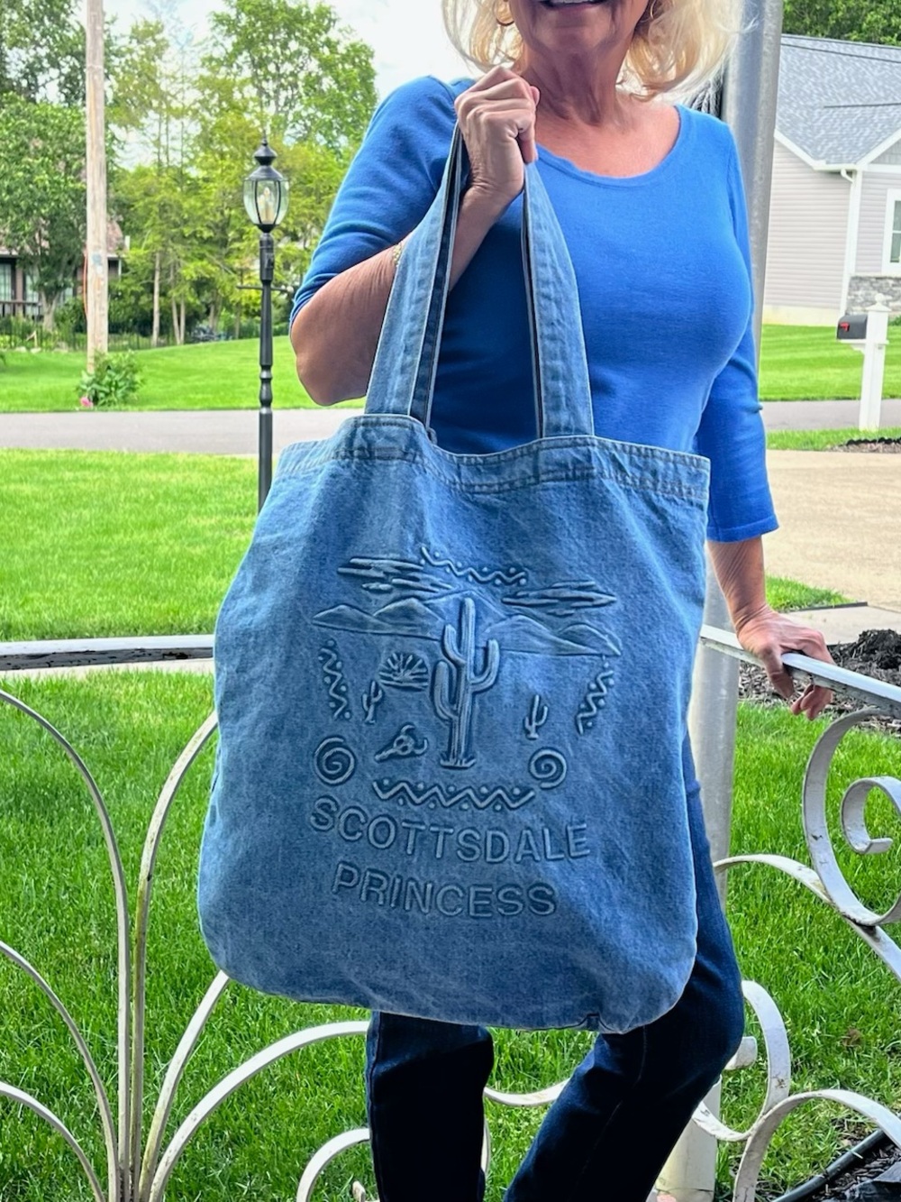 Scottsdale Princess Denim Tote Made in USA.
Vintage Denim Tote Purse. - Picture 3 of 4